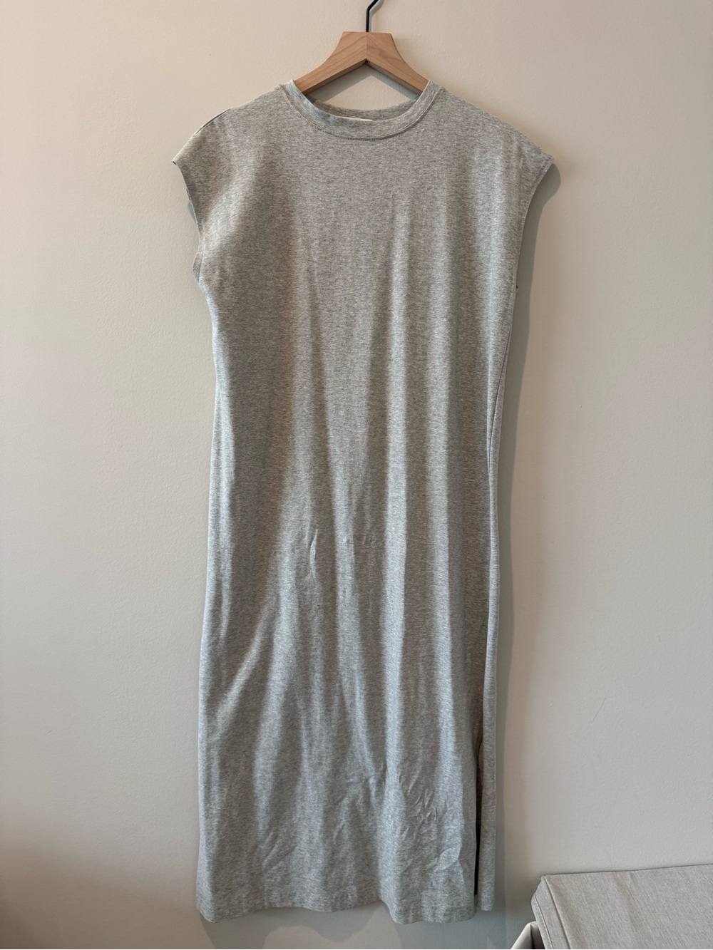 TALULAH Light Gray Sleeveless Midi Dress